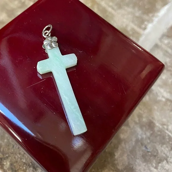 GENUINE NATURAL JADE Cross Pendant Set in Silver - Picture 6 of 9